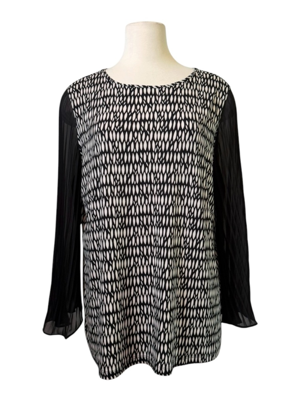 Susan‎ Graver Black & White Printed Long-Sleeve Blouse